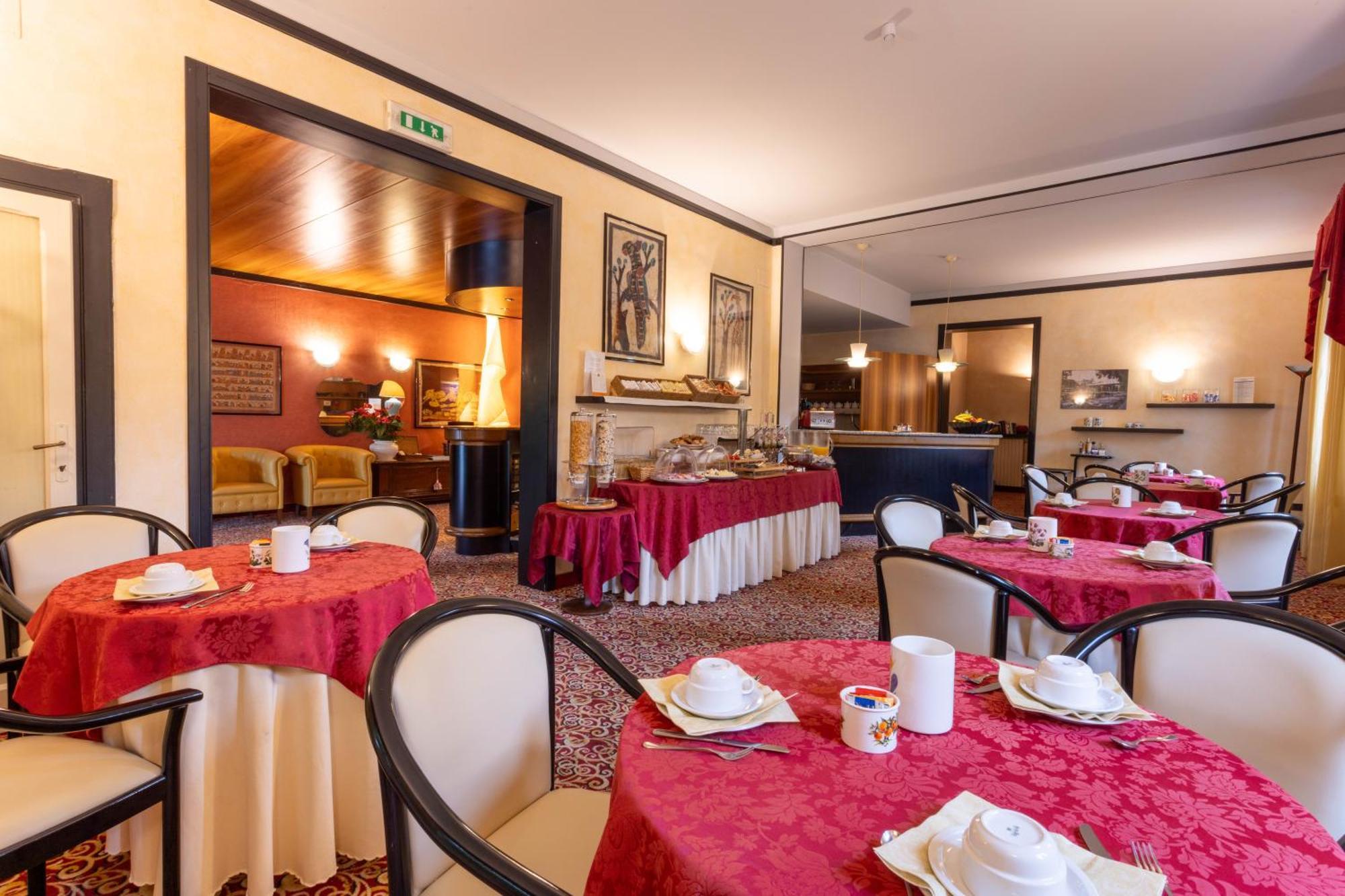 Hotel Giardinetto Desenzano del Garda Luaran gambar