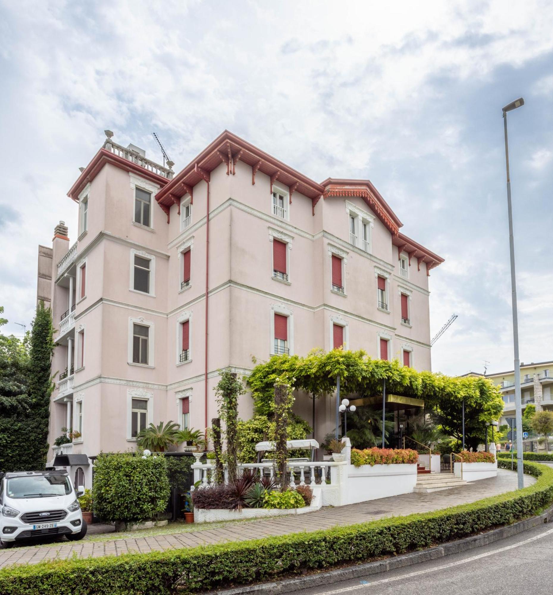 Hotel Giardinetto Desenzano del Garda Luaran gambar
