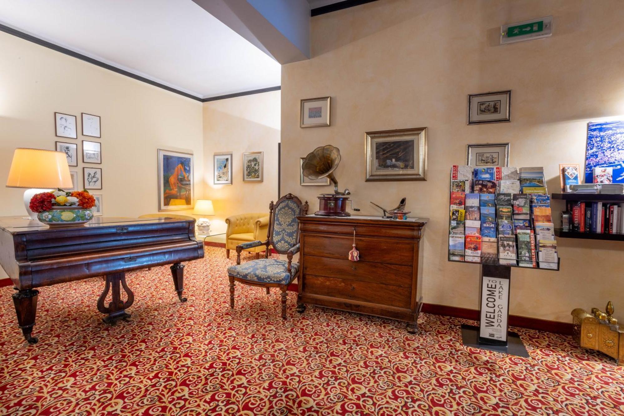 Hotel Giardinetto Desenzano del Garda Luaran gambar