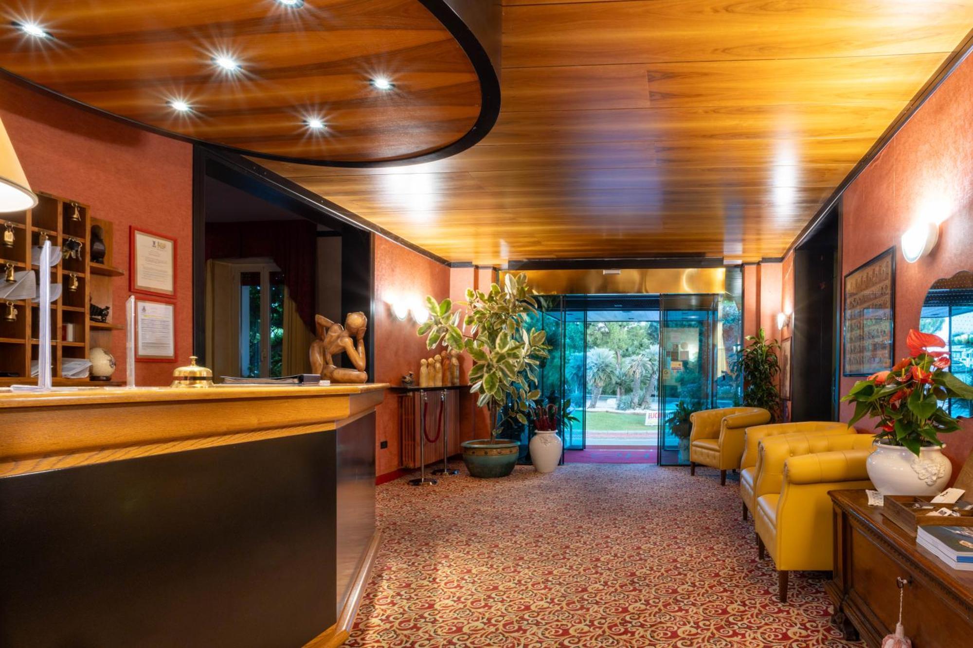 Hotel Giardinetto Desenzano del Garda Luaran gambar