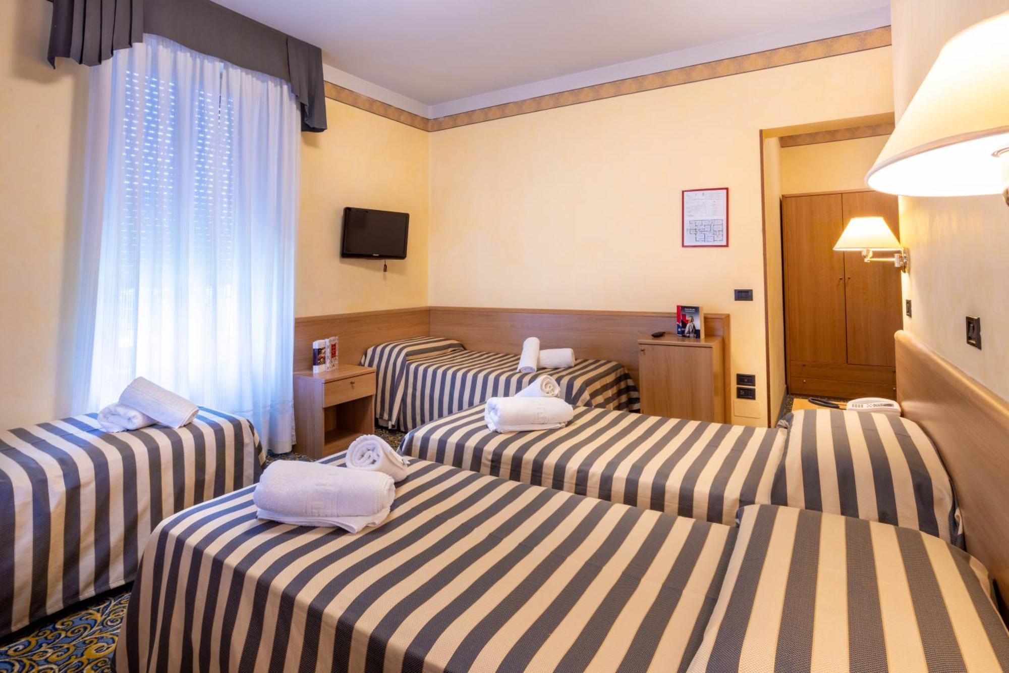 Hotel Giardinetto Desenzano del Garda Luaran gambar
