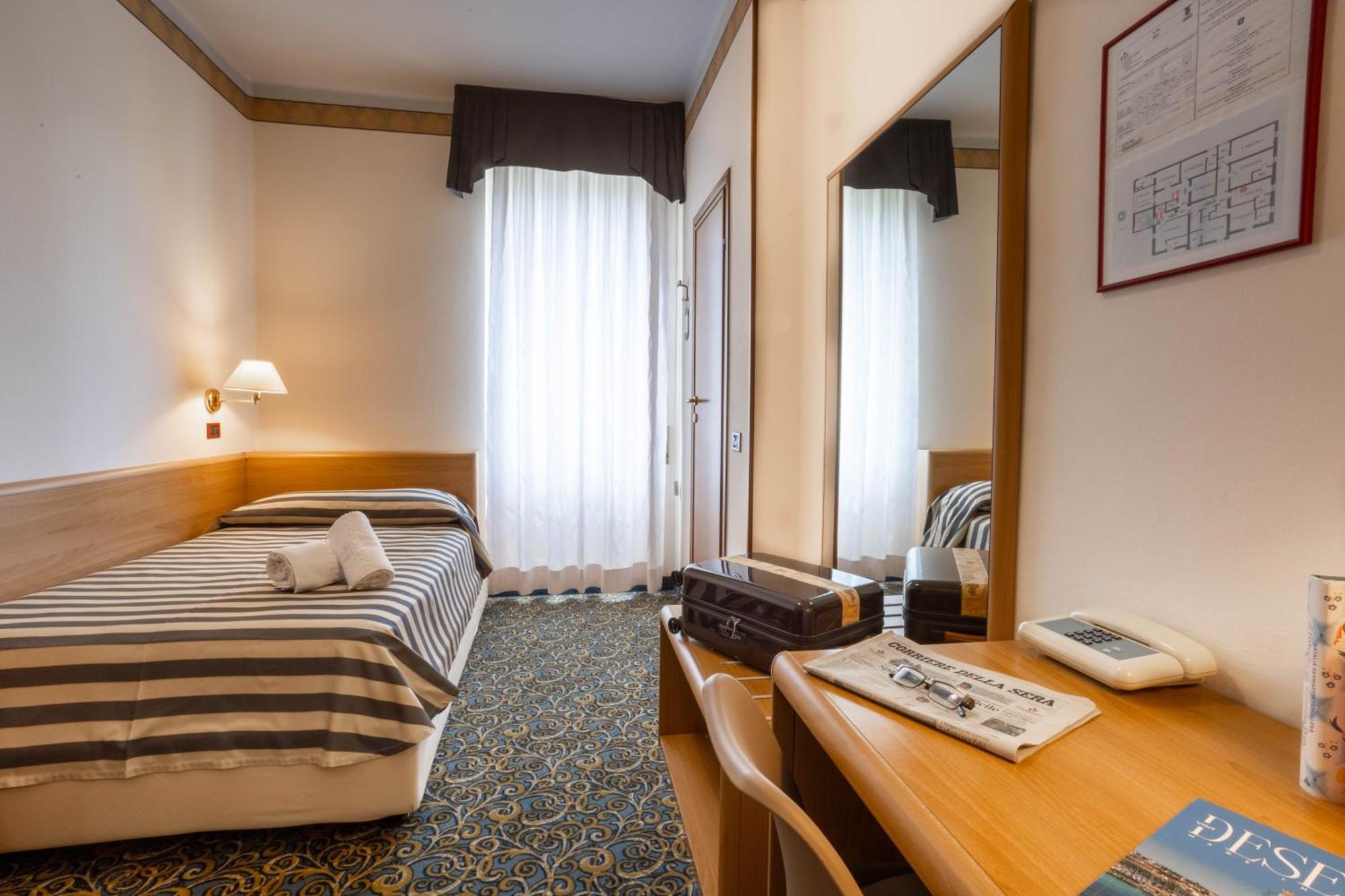 Hotel Giardinetto Desenzano del Garda Luaran gambar