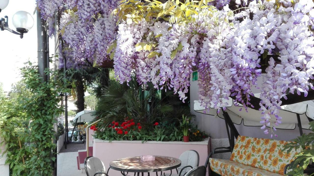 Hotel Giardinetto Desenzano del Garda Luaran gambar