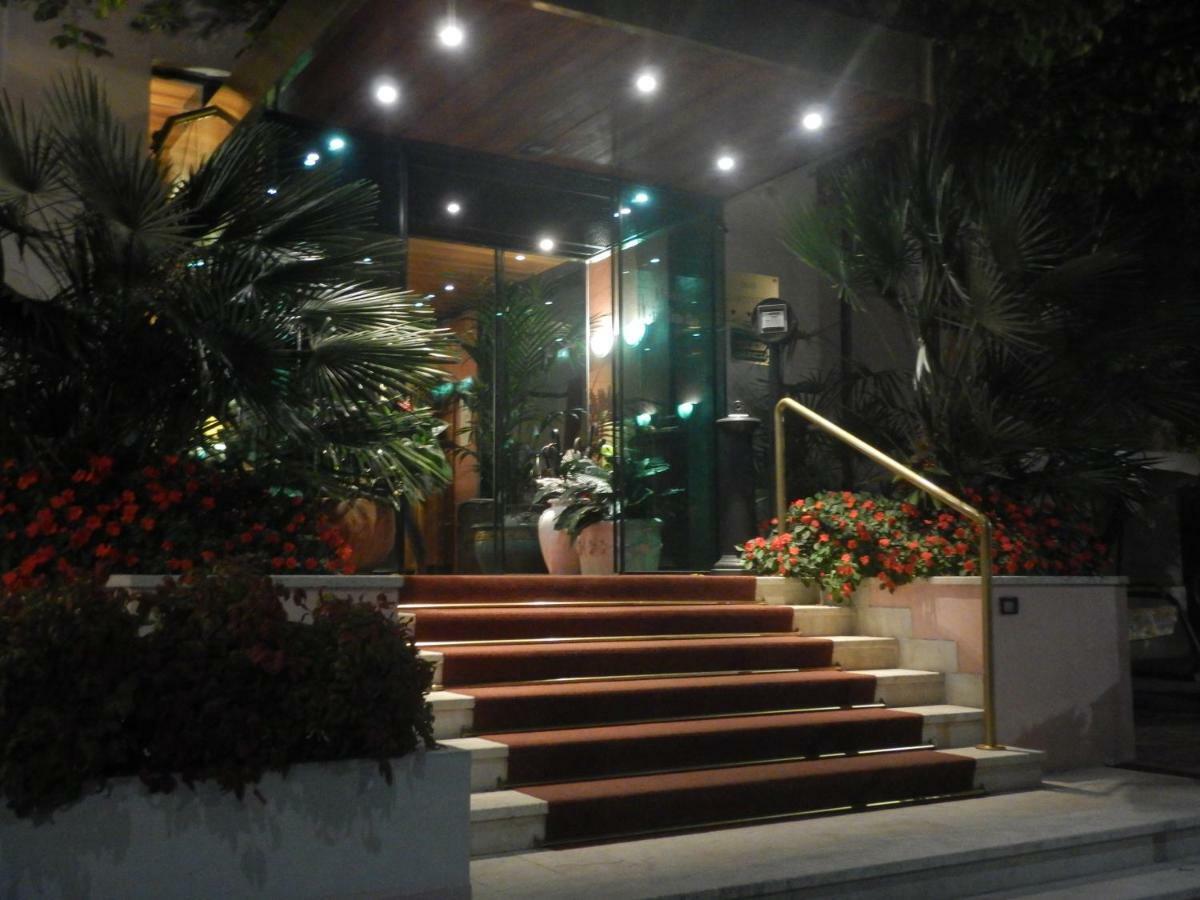 Hotel Giardinetto Desenzano del Garda Luaran gambar